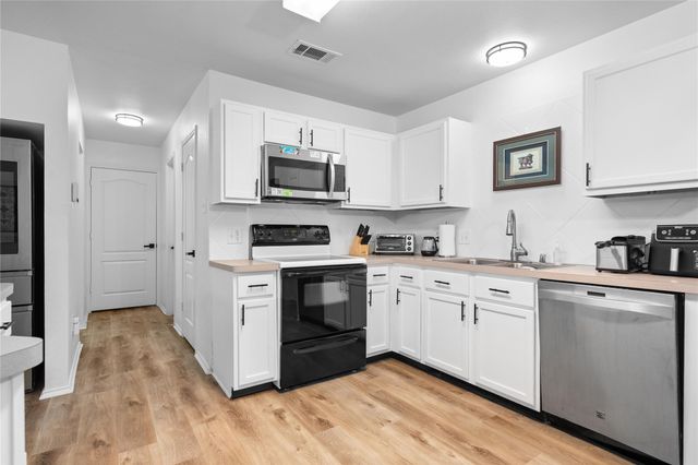 1024 Ridgetop Drive, Justin, TX 76247