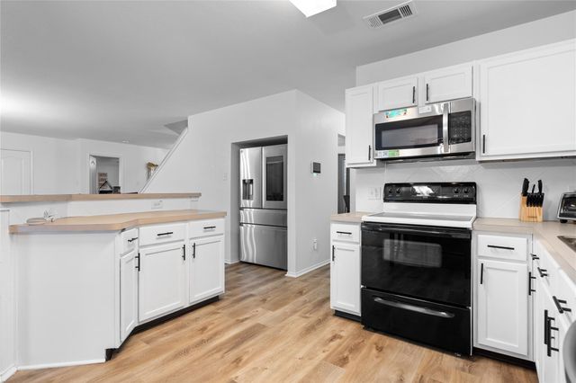 1024 Ridgetop Drive, Justin, TX 76247