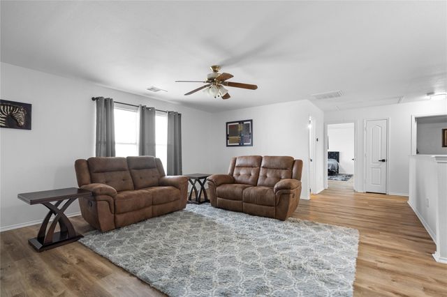 1024 Ridgetop Drive, Justin, TX 76247