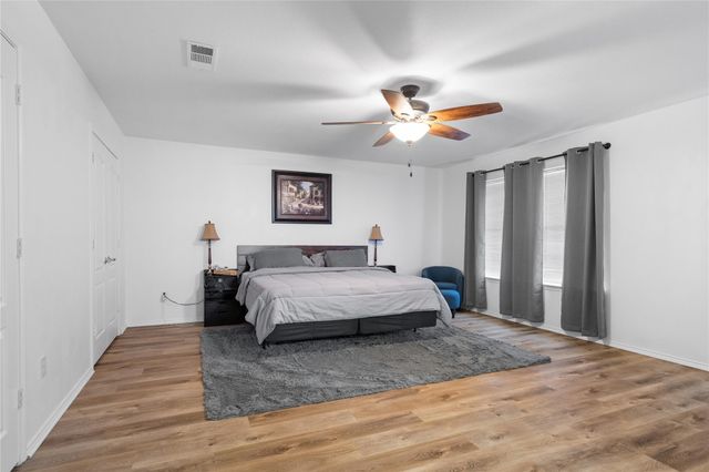 1024 Ridgetop Drive, Justin, TX 76247