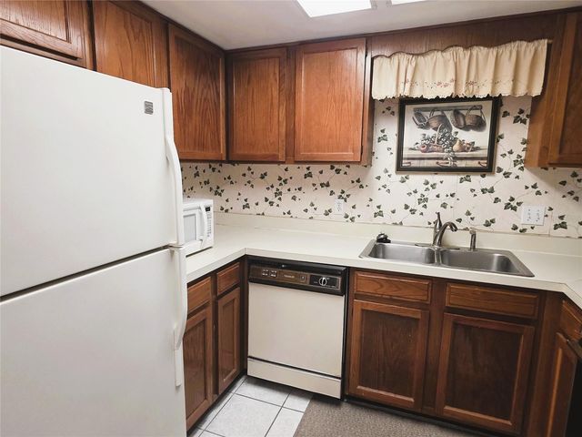 1775 CUPECOY CIRCLE O6, Lutz, FL 33558