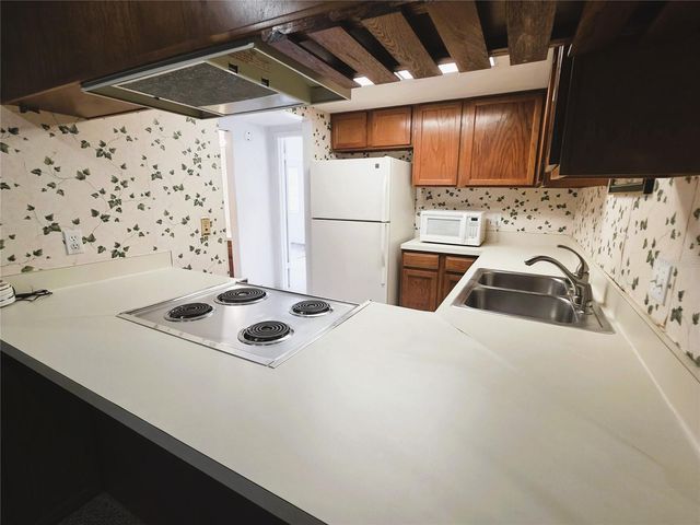 1775 CUPECOY CIRCLE O6, Lutz, FL 33558