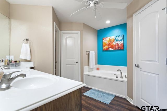 918 Millstone Ln, Chandler, TX 75758