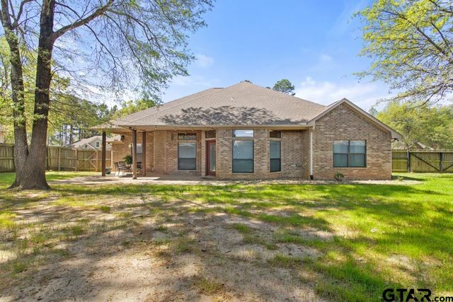 918 Millstone Ln, Chandler, TX 75758