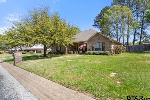 918 Millstone Ln, Chandler, TX 75758