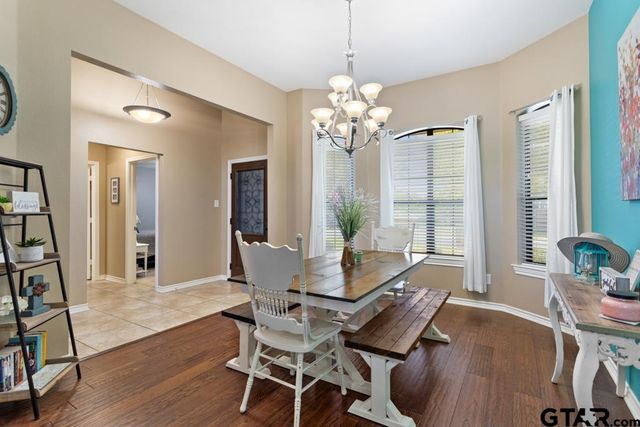 918 Millstone Ln, Chandler, TX 75758