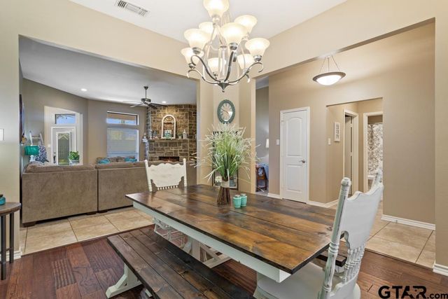 918 Millstone Ln, Chandler, TX 75758