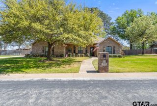 918 Millstone Ln, Chandler, TX 75758