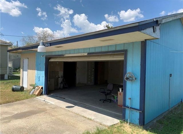 801 Ruben Chavez, Robstown, TX 78380