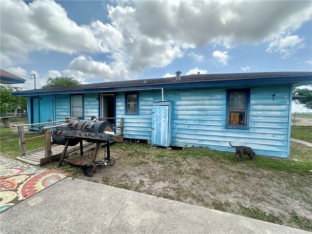 801 Ruben Chavez, Robstown, TX 78380
