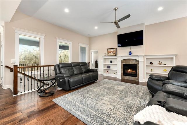 4925 Tallgrass Street, Leavenworth, KS 66048