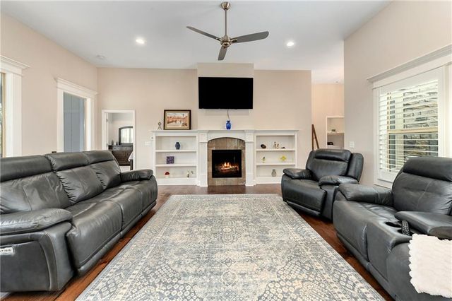 4925 Tallgrass Street, Leavenworth, KS 66048