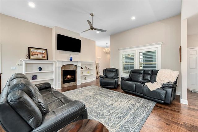 4925 Tallgrass Street, Leavenworth, KS 66048