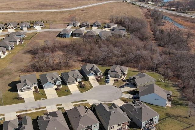 4925 Tallgrass Street, Leavenworth, KS 66048