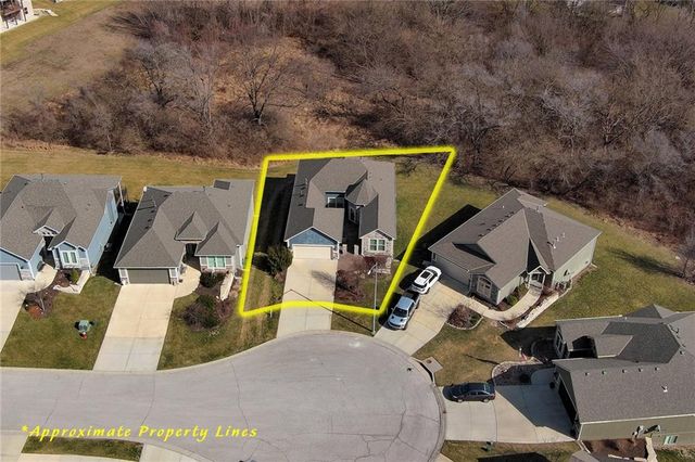 4925 Tallgrass Street, Leavenworth, KS 66048