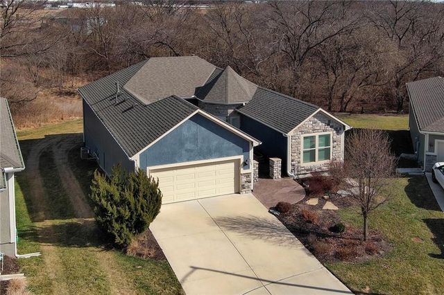 4925 Tallgrass Street, Leavenworth, KS 66048