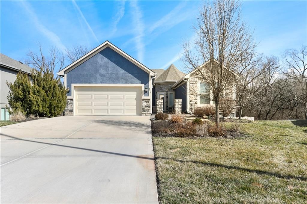 4925 Tallgrass Street, Leavenworth, KS 66048