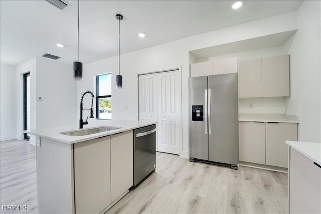 8042 Buttercup CIR, Labelle, FL 33935