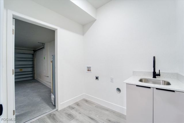 8042 Buttercup CIR, Labelle, FL 33935