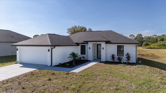 8042 Buttercup CIR, Labelle, FL 33935
