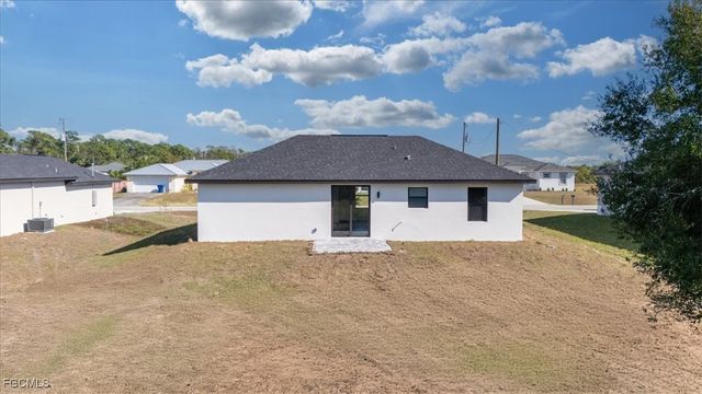 8042 Buttercup CIR, Labelle, FL 33935