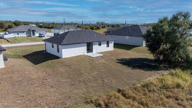 8042 Buttercup CIR, Labelle, FL 33935