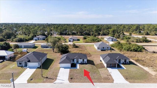 8042 Buttercup CIR, Labelle, FL 33935