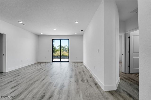 8042 Buttercup CIR, Labelle, FL 33935