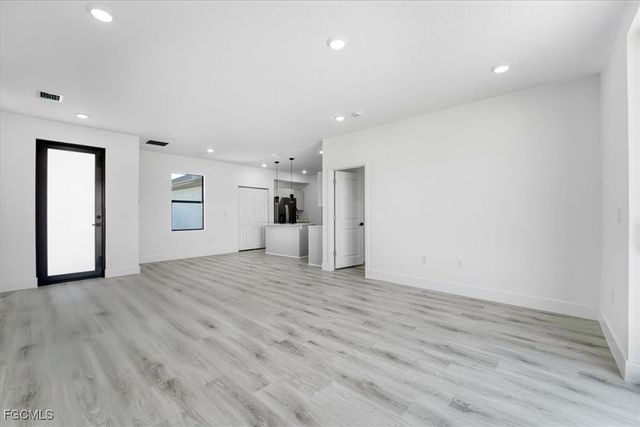 8042 Buttercup CIR, Labelle, FL 33935