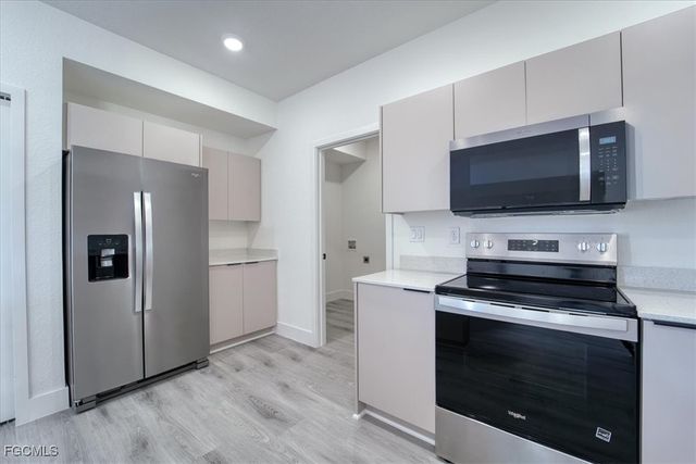 8042 Buttercup CIR, Labelle, FL 33935