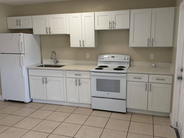 1135 NW 7th Avenue 1, Fort Lauderdale, FL 33311