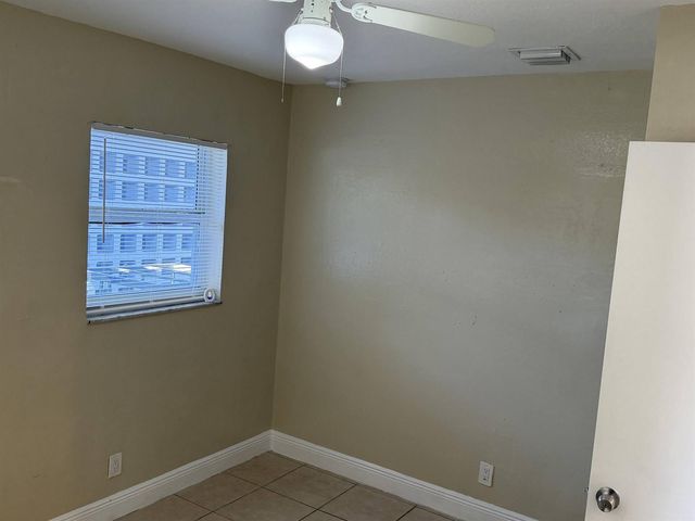 1135 NW 7th Avenue 1, Fort Lauderdale, FL 33311