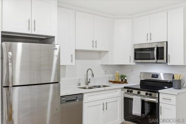 911 Jamacha Road, El Cajon, CA 92019