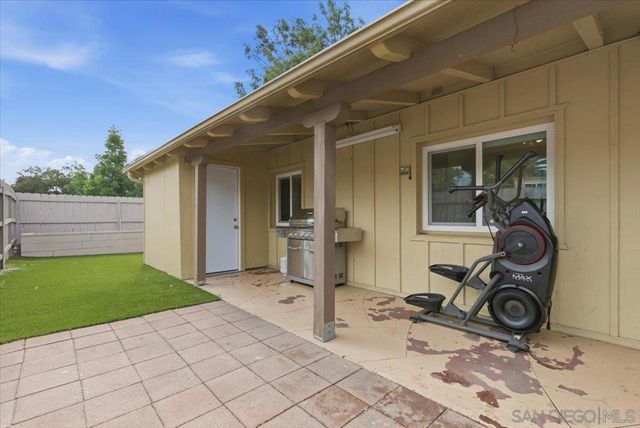 911 Jamacha Road, El Cajon, CA 92019