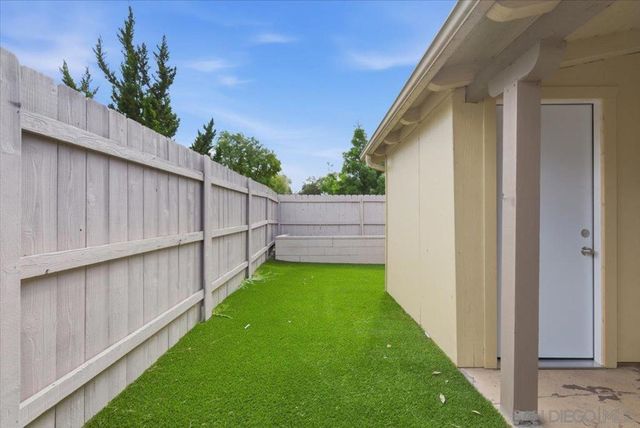 911 Jamacha Road, El Cajon, CA 92019