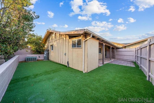 911 Jamacha Road, El Cajon, CA 92019