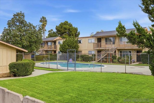 911 Jamacha Road, El Cajon, CA 92019