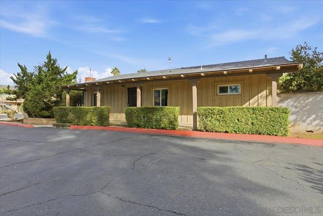 911 Jamacha Road, El Cajon, CA 92019