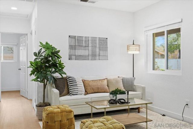 911 Jamacha Road, El Cajon, CA 92019