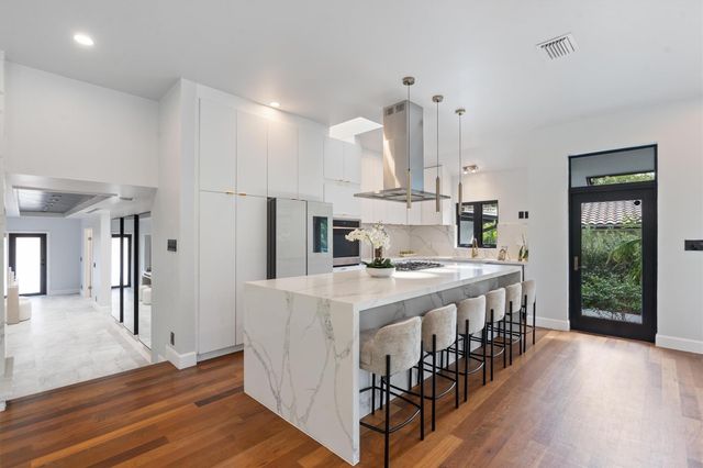 360 NW 33rd Street, Oakland Park, FL 33309