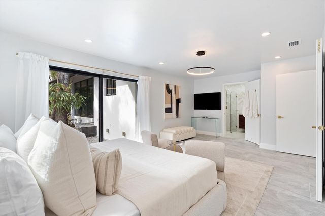 360 NW 33rd Street, Oakland Park, FL 33309