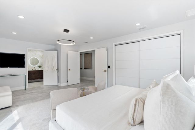 360 NW 33rd Street, Oakland Park, FL 33309