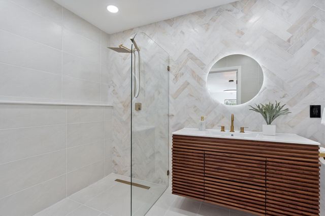 360 NW 33rd Street, Oakland Park, FL 33309