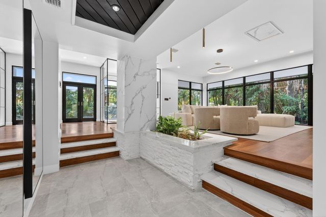 360 NW 33rd Street, Oakland Park, FL 33309