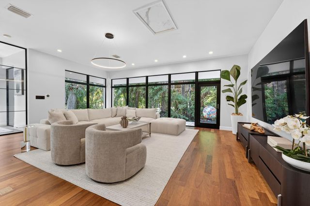 360 NW 33rd Street, Oakland Park, FL 33309