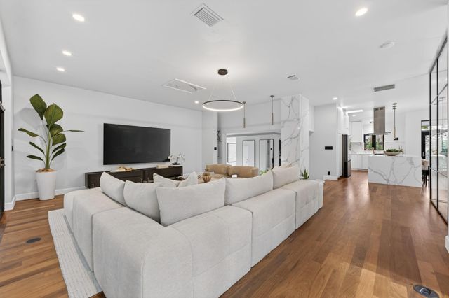 360 NW 33rd Street, Oakland Park, FL 33309