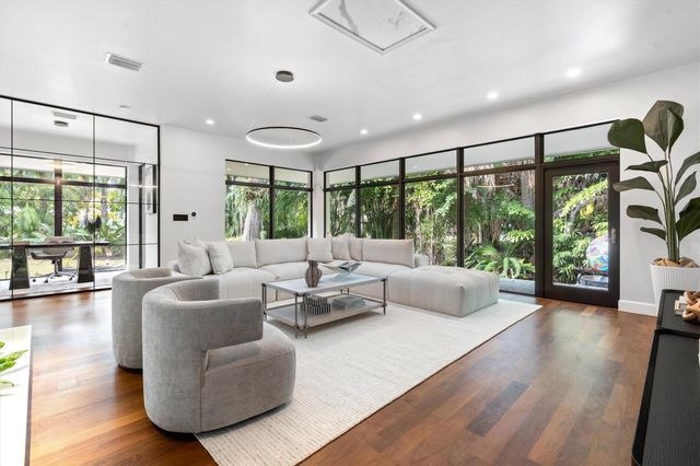 360 NW 33rd Street, Oakland Park, FL 33309