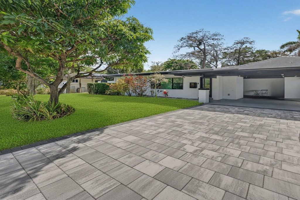 360 NW 33rd Street, Oakland Park, FL 33309