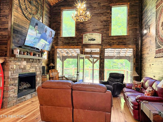 1659 Cherohala Skyway, Tellico Plains, TN 37385