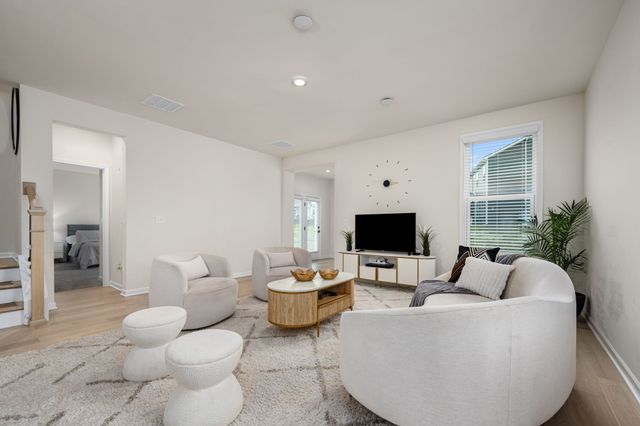 523 Kemp Dr, Hermitage, TN 37076